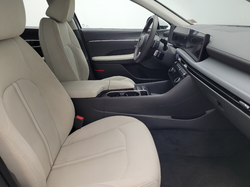 2024 Hyundai Sonata in Greenville, SC 29607 - 18114035 21