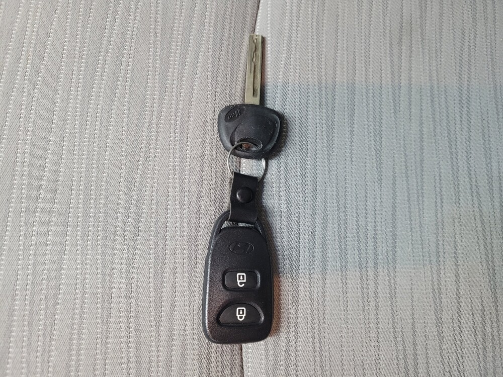 2016 Hyundai Accent in Allentown, PA 18103 - 18114047 32