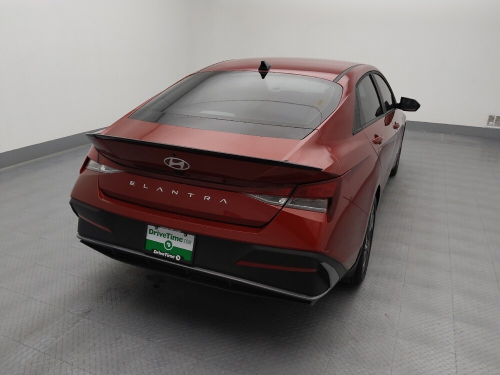 2025 Hyundai Elantra in St. Louis, MO 63136 - 18114049 7