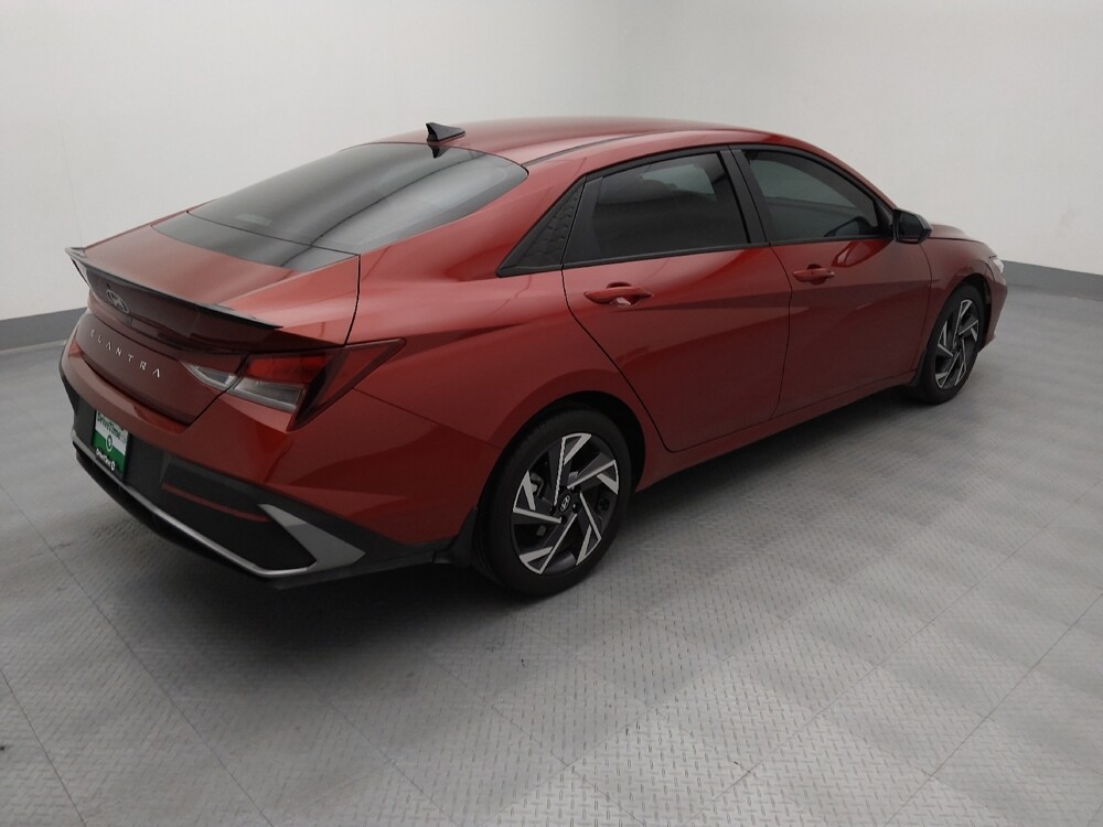 2025 Hyundai Elantra in St. Louis, MO 63136 - 18114049 10