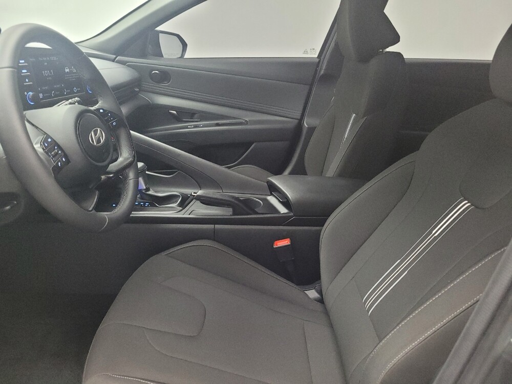 2025 Hyundai Elantra in Antioch, TN 37013 - 18114052 17