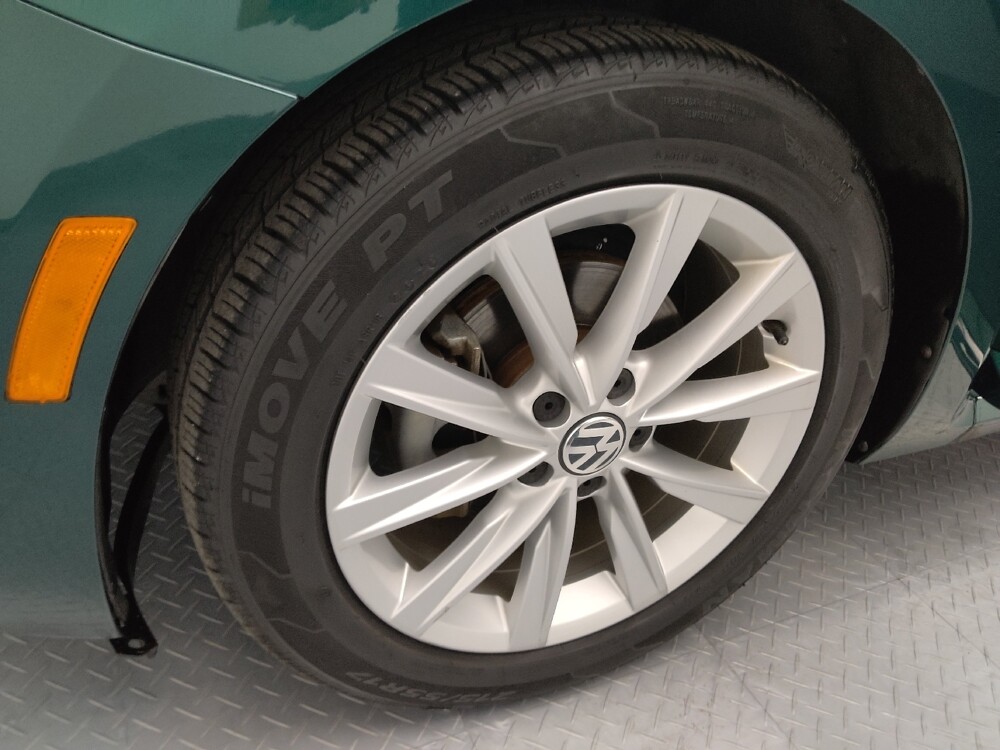 2017 Volkswagen Beetle in St. Louis, MO 63125 - 18114087 31