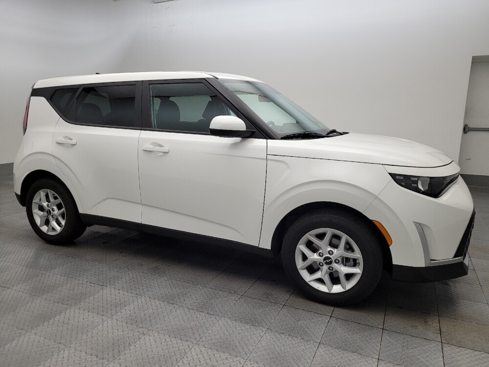 2025 Kia Soul in Phoenix, AZ 85022 - 18114103 11