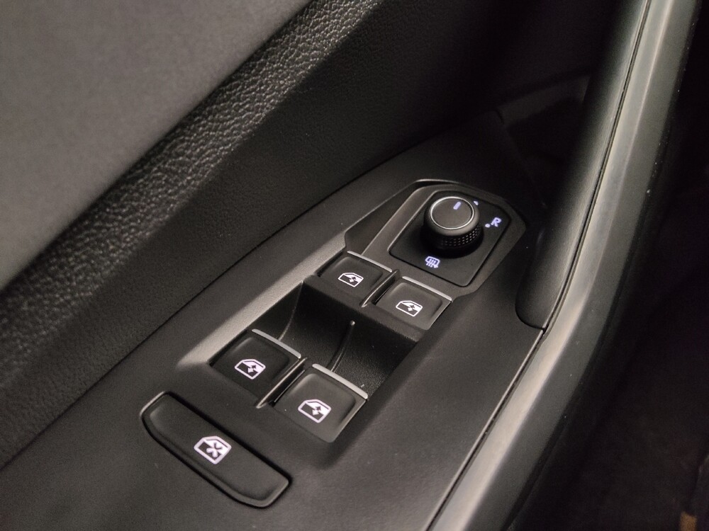 2025 Volkswagen Jetta in Independence, MO 64055 - 18114200 27