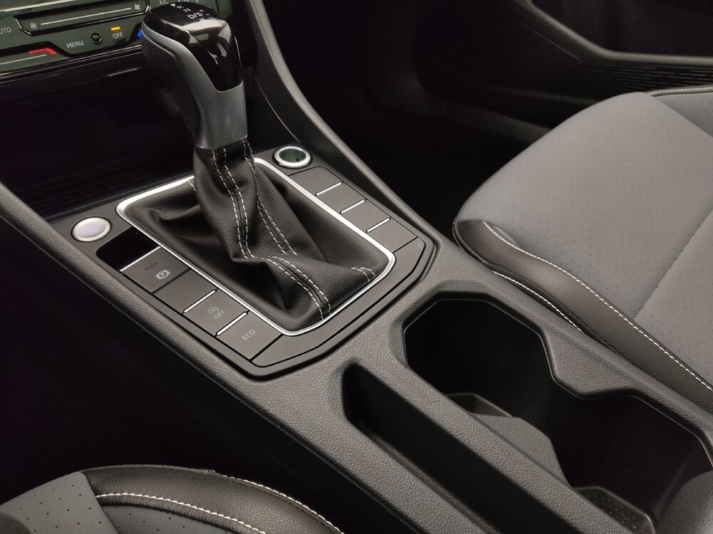 2025 Volkswagen Jetta in Independence, MO 64055 - 18114200 26