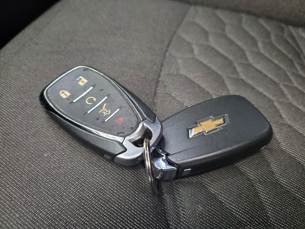 2020 Chevrolet Equinox in Taylor, MI 48180 - 18114205 32