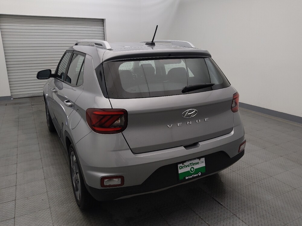 2025 Hyundai Venue in Houston, TX 77060 - 18114216 6