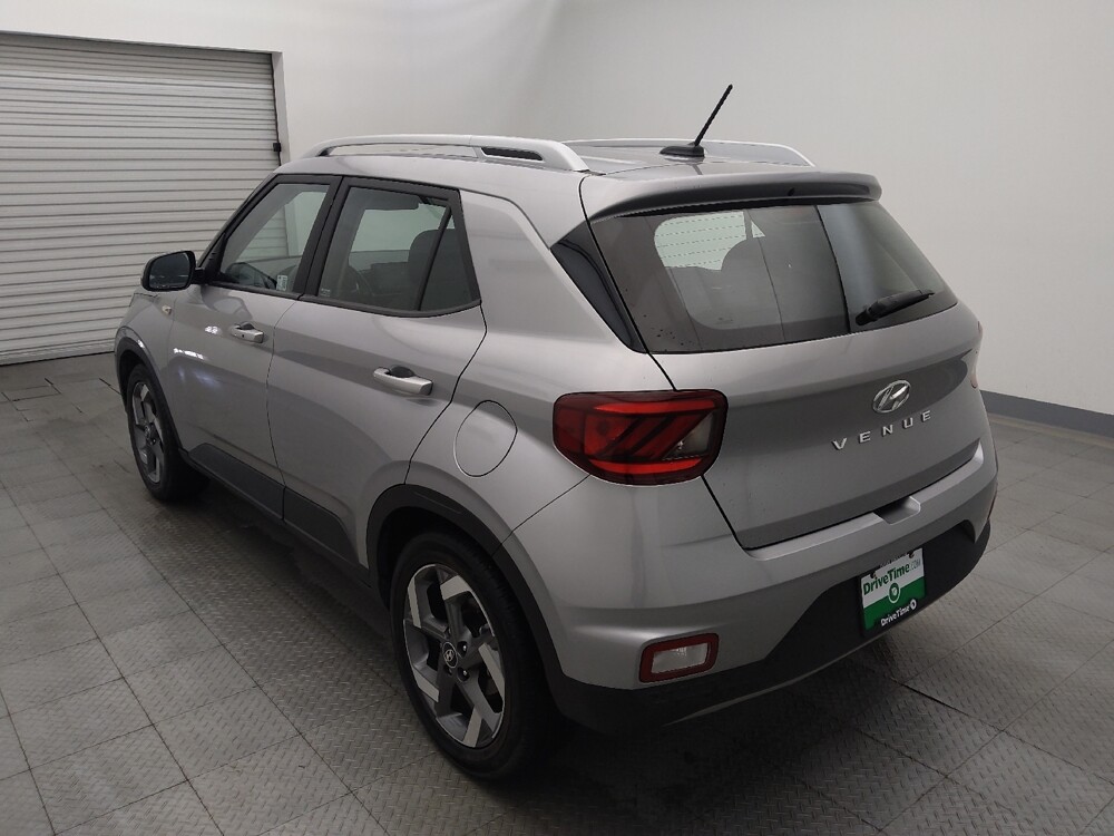 2025 Hyundai Venue in Houston, TX 77060 - 18114216 5