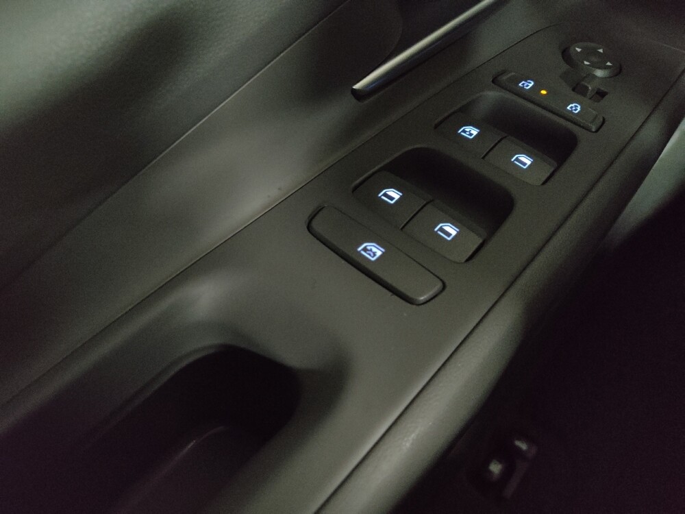 2025 Hyundai Elantra in Union City, GA 30291 - 18114225 27