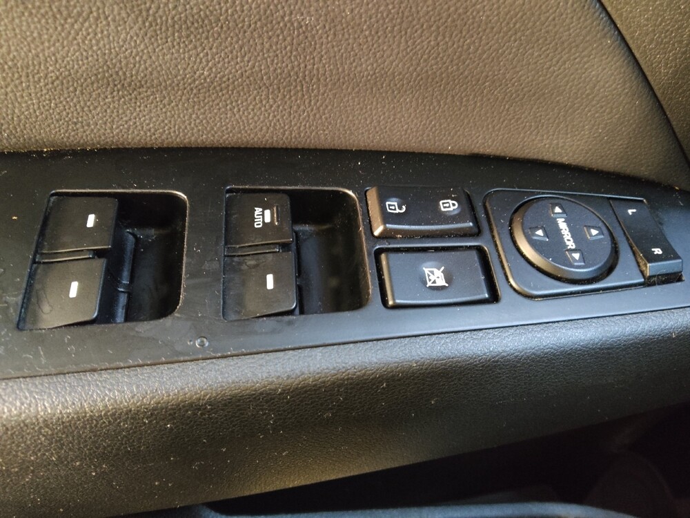 2017 Hyundai Elantra in Charleston, SC 29414 - 18114234 27