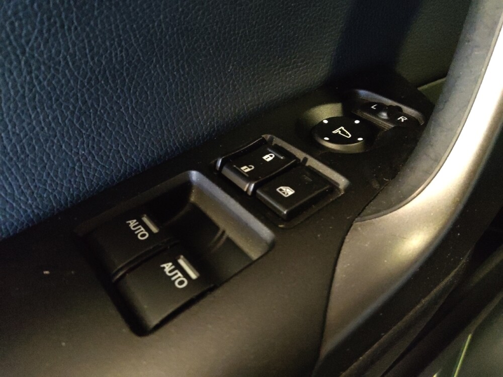 2017 Honda Accord in Glendale, AZ 85301 - 18114236 27