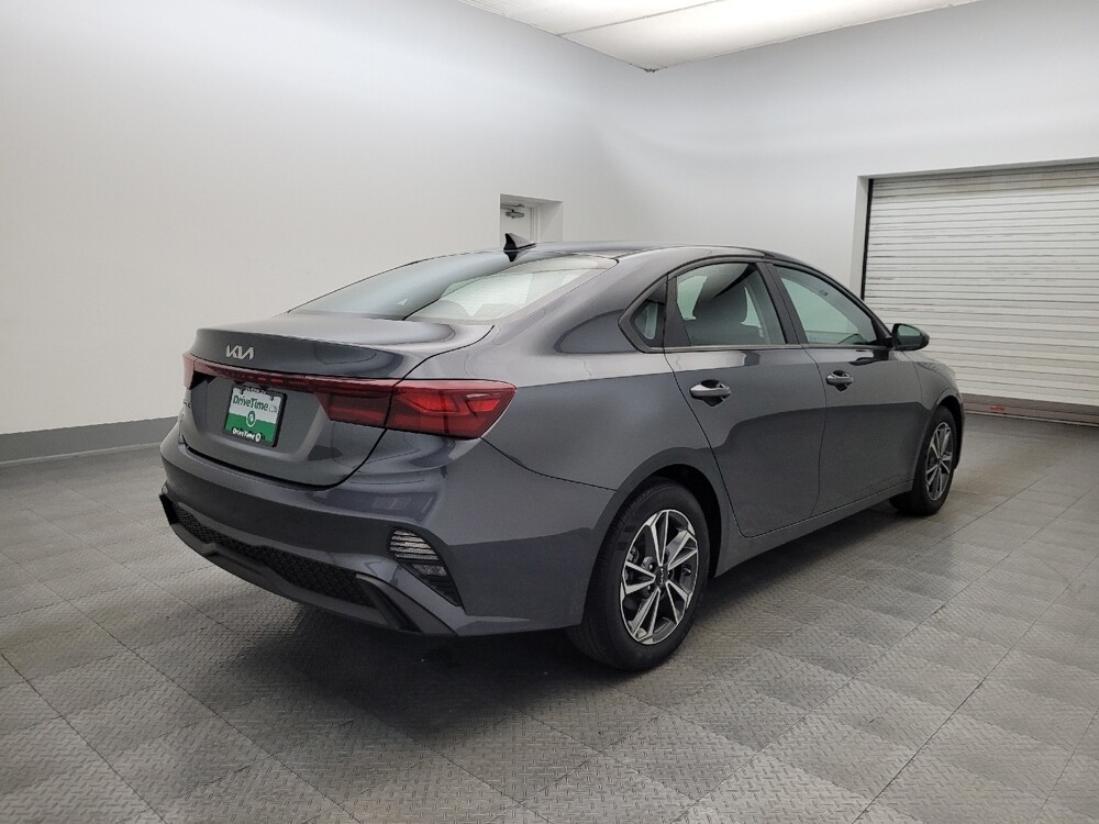 2022 Kia Forte in Phoenix, AZ 85015 - 18114244 9