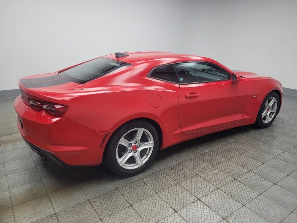 2019 Chevrolet Camaro in Indianapolis, IN 46222 - 18114277 10