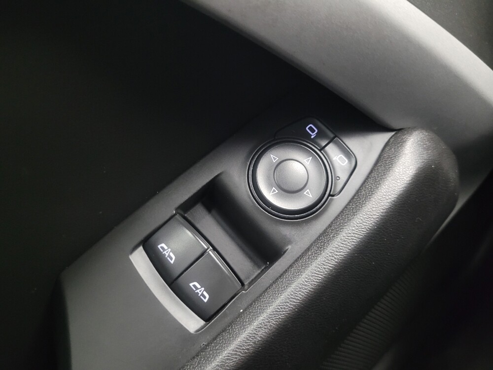 2019 Chevrolet Camaro in Indianapolis, IN 46222 - 18114277 27