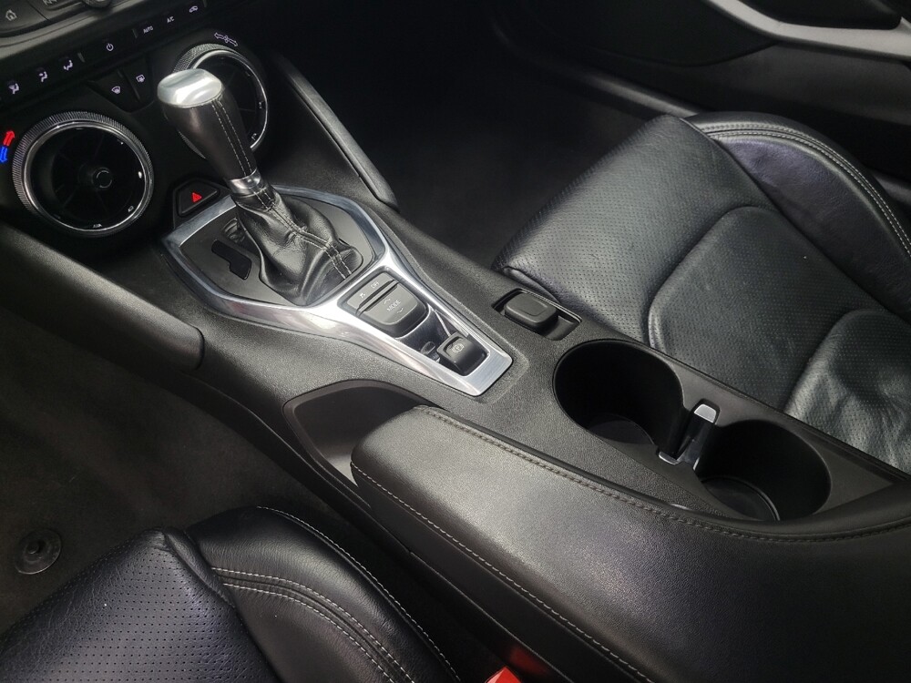 2019 Chevrolet Camaro in Indianapolis, IN 46222 - 18114277 26