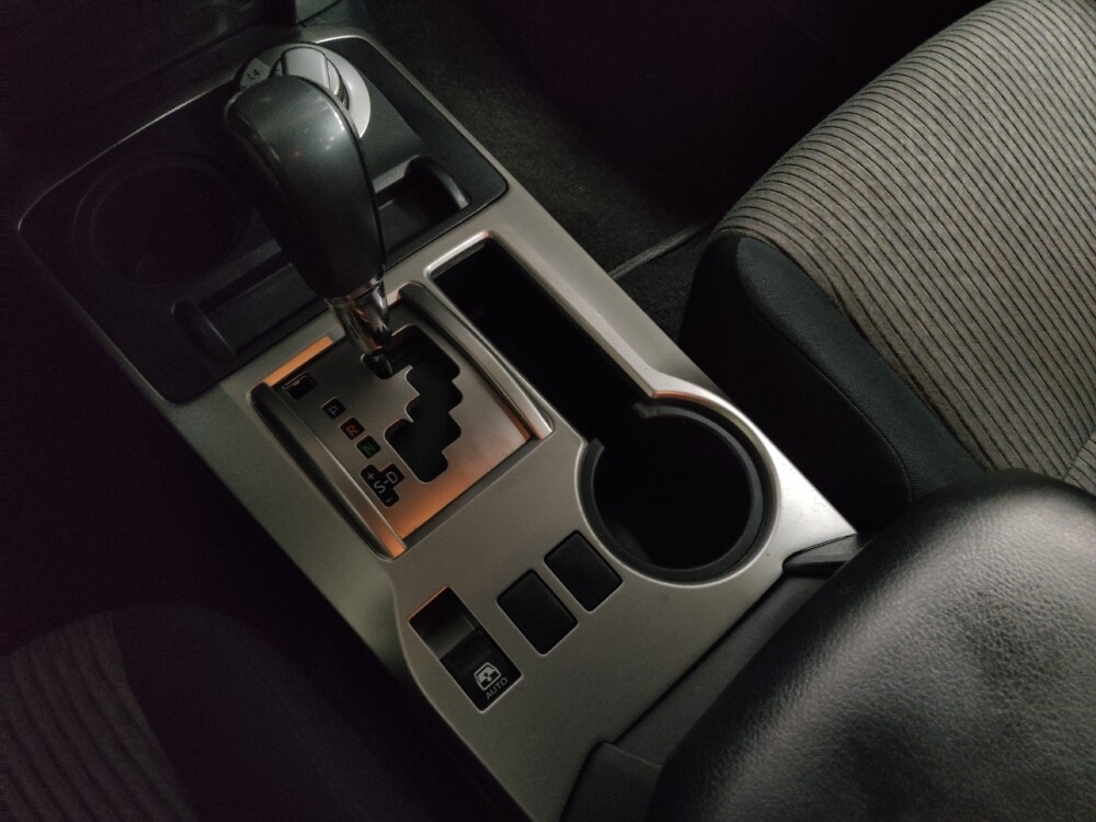 2016 Toyota 4Runner in Knoxville, TN 37923 - 18114280 26