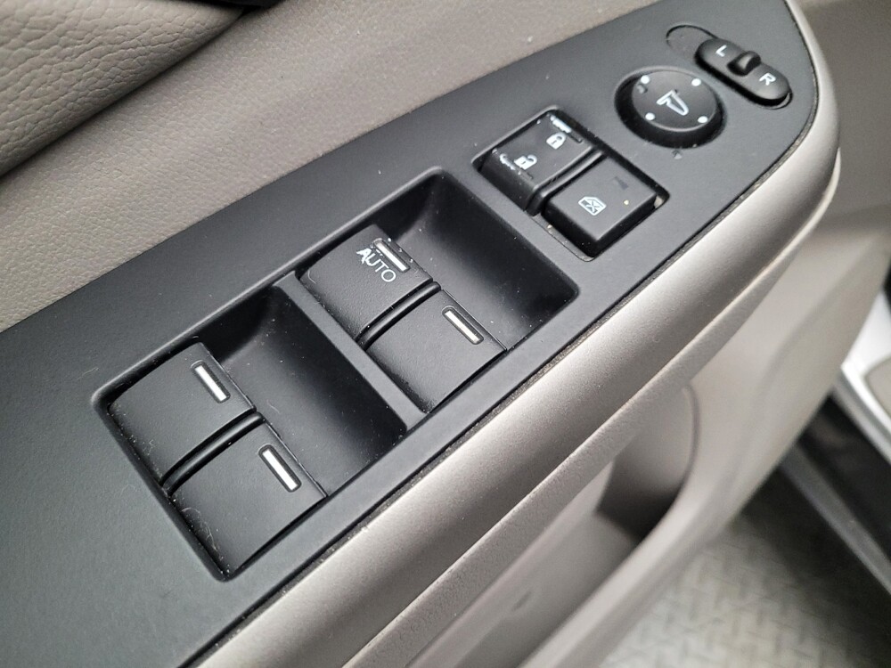 2014 Honda CR-V in Downey, CA 90241 - 18114296 27