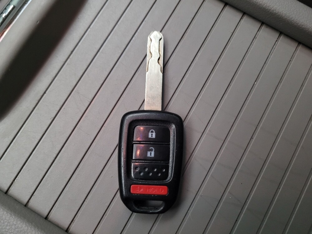 2014 Honda CR-V in Downey, CA 90241 - 18114296 32