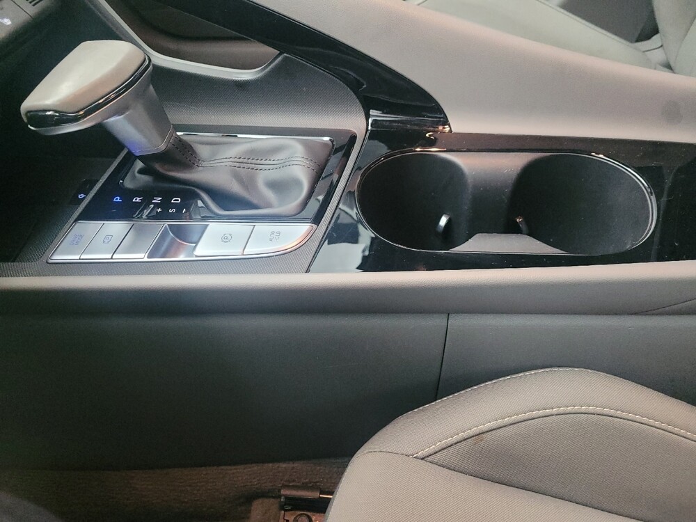 2025 Hyundai Elantra in Antioch, TN 37013 - 18114310 26