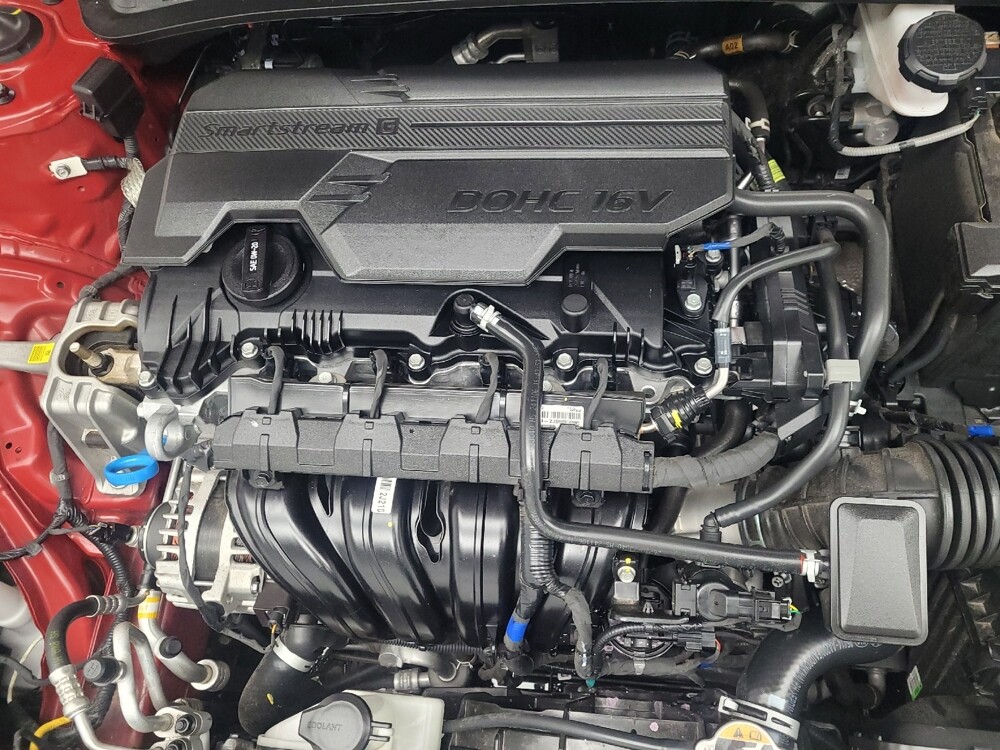 2025 Hyundai Elantra in Antioch, TN 37013 - 18114310 30