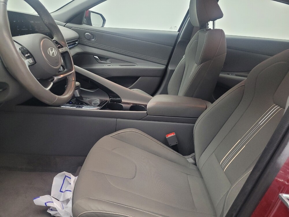 2025 Hyundai Elantra in Antioch, TN 37013 - 18114310 17