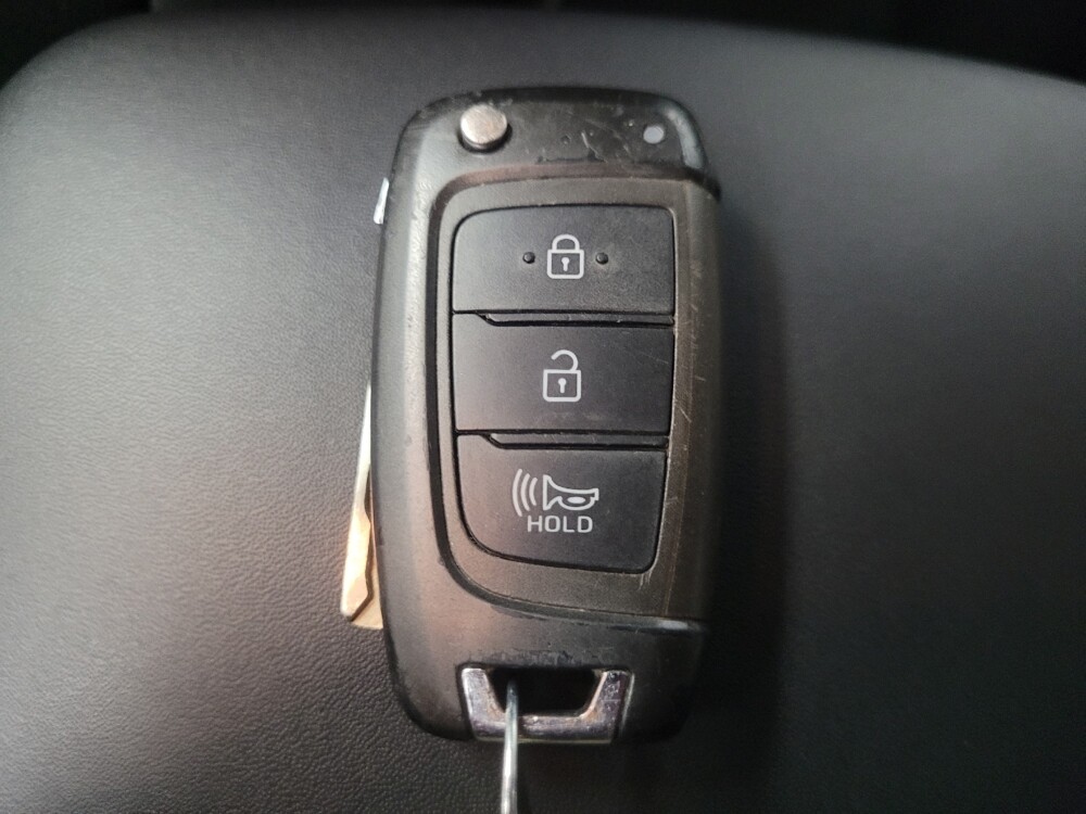 2023 Hyundai Venue in Highland, IN 46322 - 18114335 32