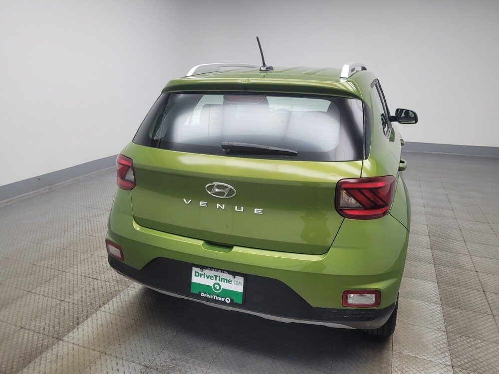 2023 Hyundai Venue in Highland, IN 46322 - 18114335 7