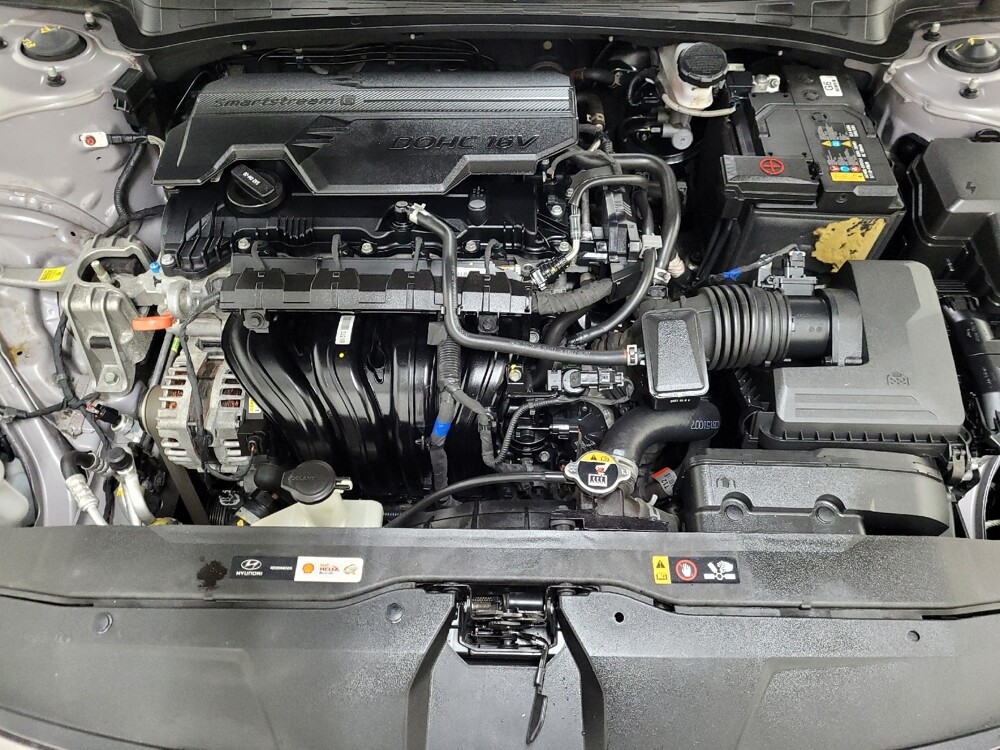 2023 Hyundai Elantra in Allentown, PA 18103 - 18114337 30