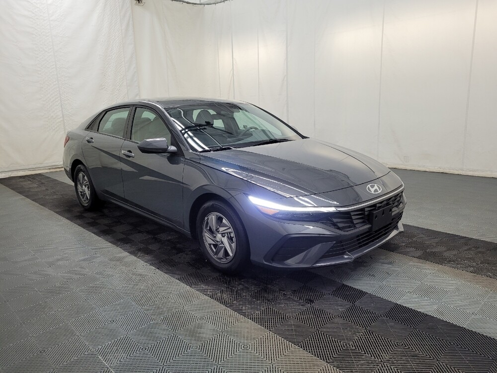 2025 Hyundai Elantra in Allentown, PA 18103 - 18114340 13