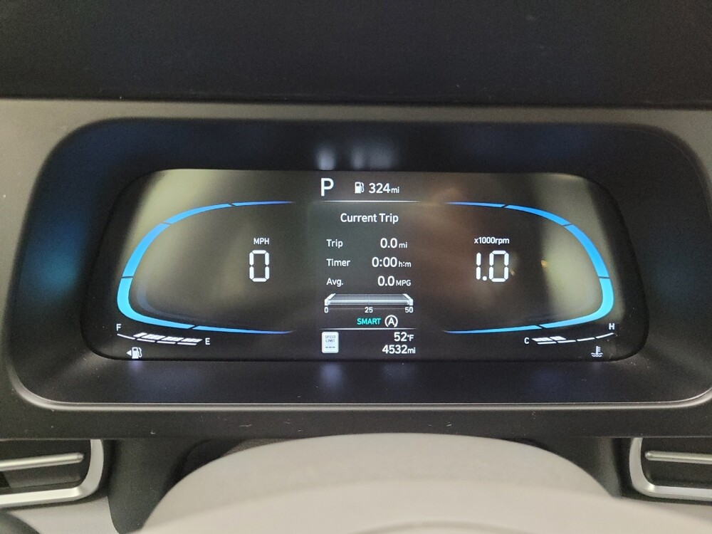 2025 Hyundai Elantra in Allentown, PA 18103 - 18114340 23