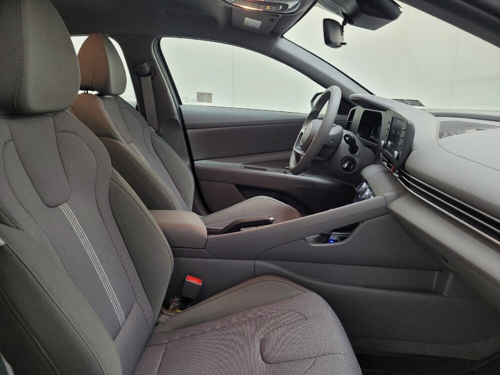 2025 Hyundai Elantra in Allentown, PA 18103 - 18114340 21
