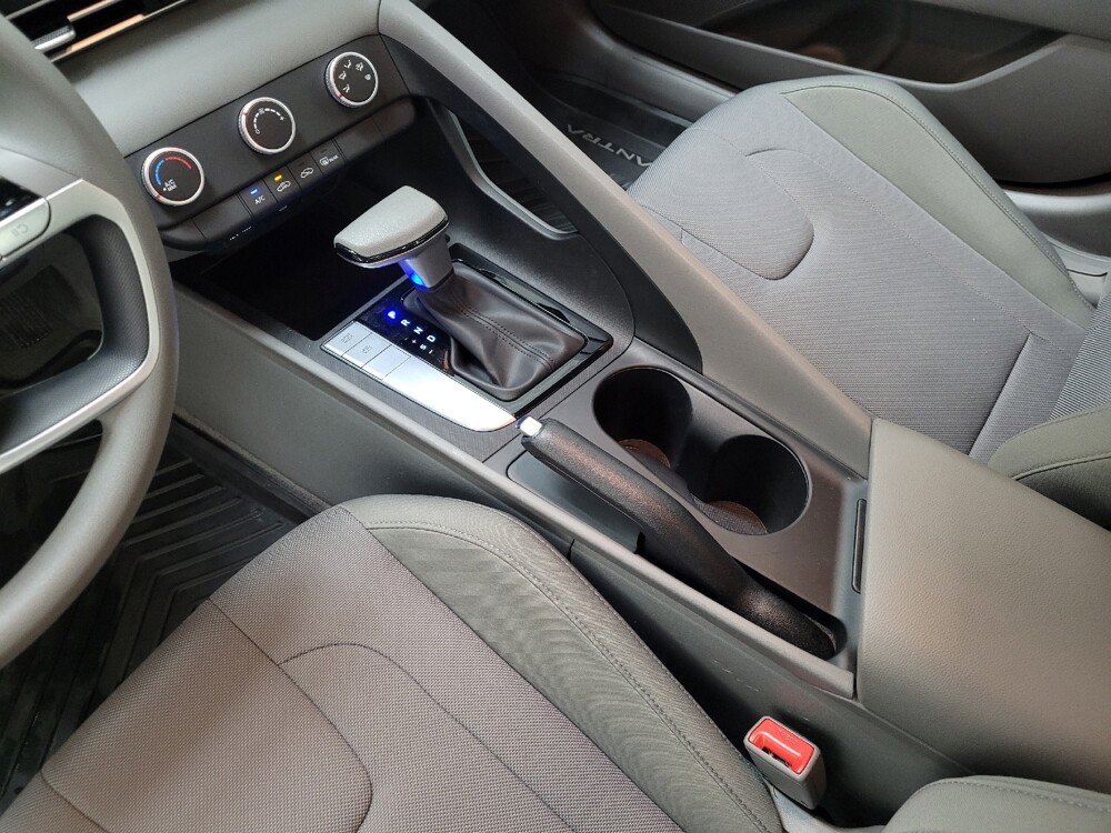 2025 Hyundai Elantra in Allentown, PA 18103 - 18114340 26