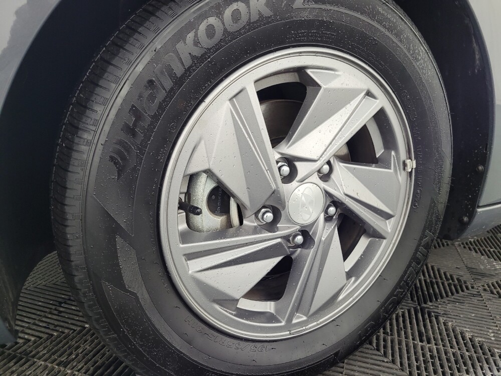 2025 Hyundai Elantra in Allentown, PA 18103 - 18114340 31