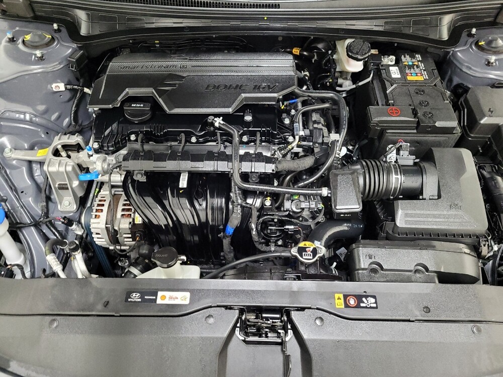 2025 Hyundai Elantra in Allentown, PA 18103 - 18114340 30