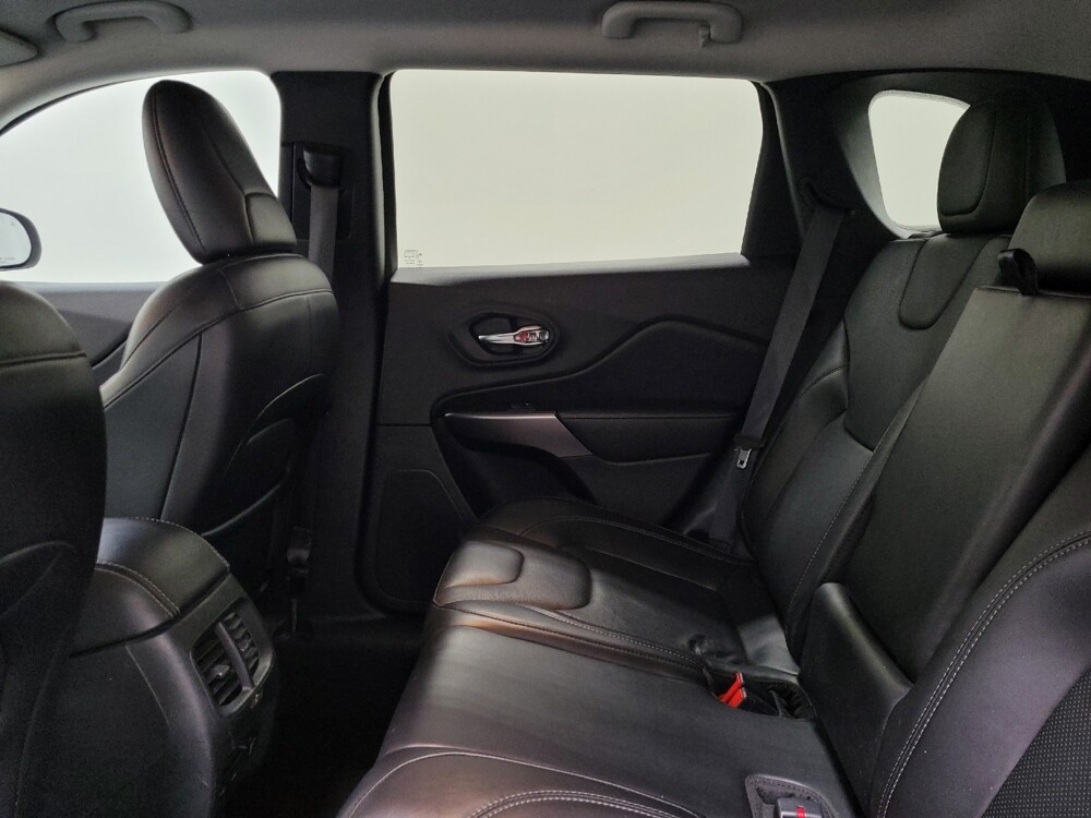 2020 Jeep Cherokee in Allentown, PA 18103 - 18114341 18