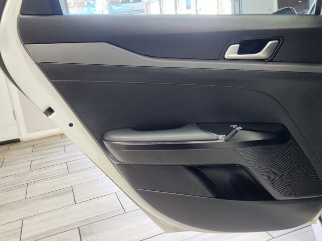2025 Kia K5 in Cinnaminson, NJ 08077 - 18114349 12