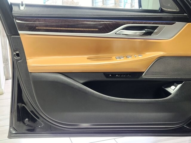 2021 BMW 740i in Cinnaminson, NJ 08077 - 18114357 10