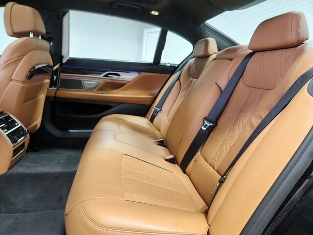 2021 BMW 740i in Cinnaminson, NJ 08077 - 18114357 13