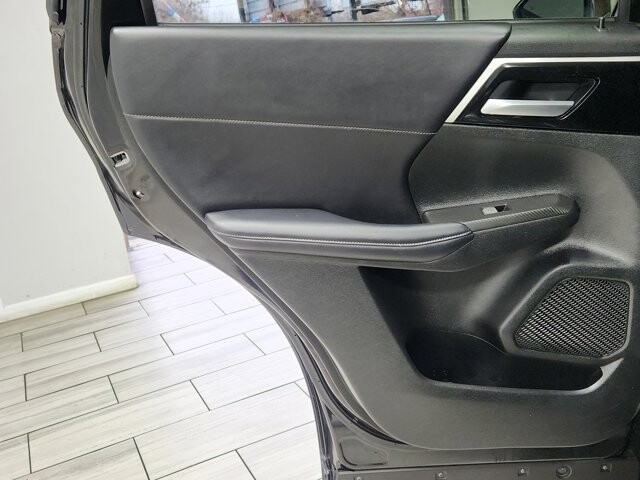 2024 Mitsubishi Outlander in Cinnaminson, NJ 08077 - 18114361 12