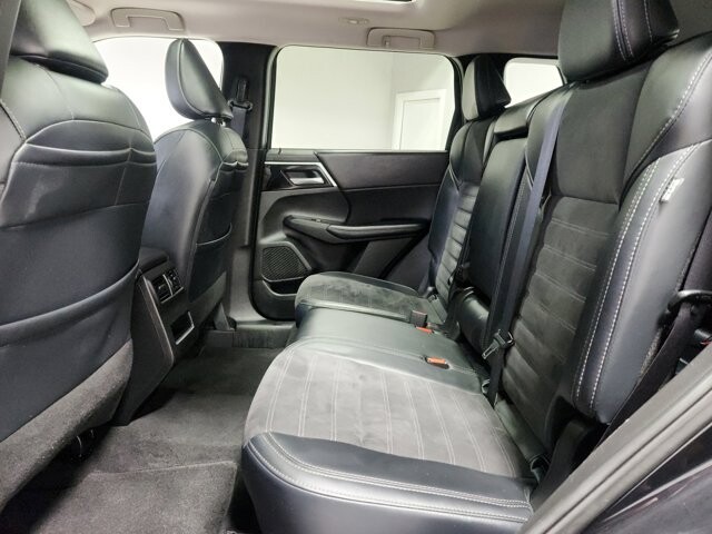 2024 Mitsubishi Outlander in Cinnaminson, NJ 08077 - 18114361 13