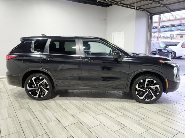 2024 Mitsubishi Outlander in Cinnaminson, NJ 08077 - 18114361 6
