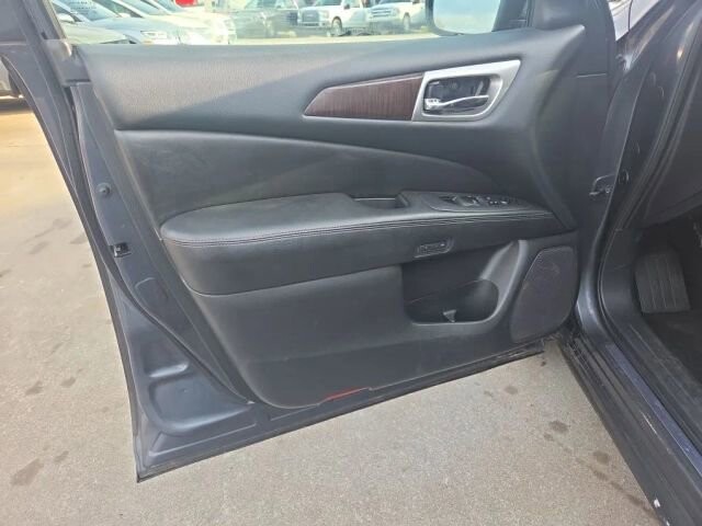 2014 Nissan Pathfinder in Greenville, SC 29607 - 18114393 30