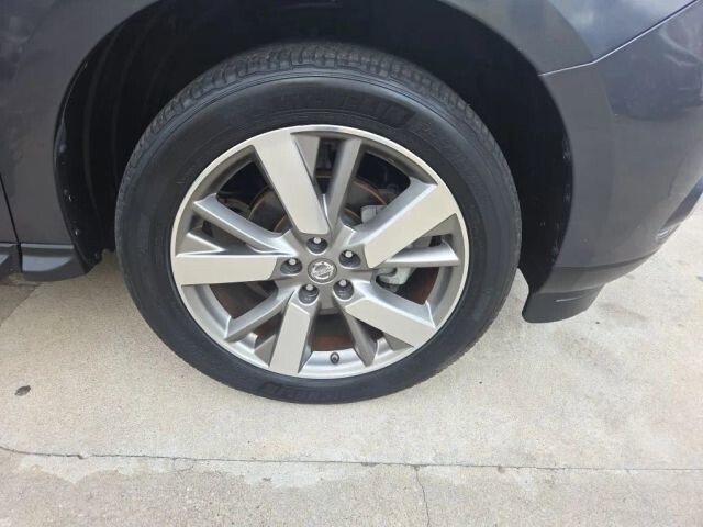 2014 Nissan Pathfinder in Greenville, SC 29607 - 18114393 10