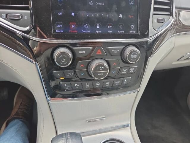 2020 Jeep Grand Cherokee in Greenville, SC 29607 - 18114396 40