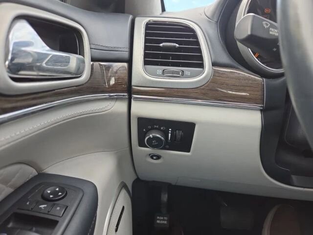 2020 Jeep Grand Cherokee in Greenville, SC 29607 - 18114396 38