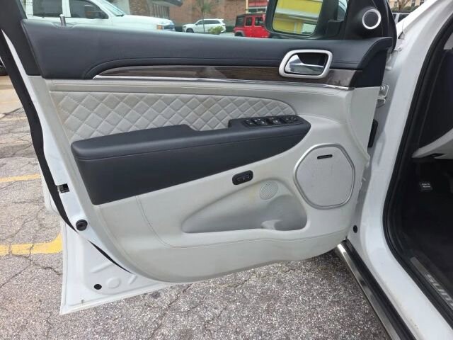 2020 Jeep Grand Cherokee in Greenville, SC 29607 - 18114396 32