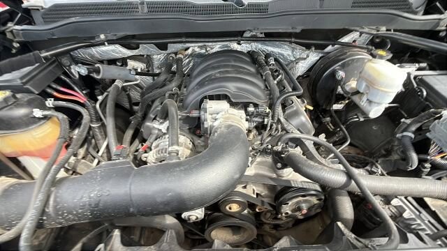 2015 Chevrolet Silverado 1500 in Greenville, SC 29607 - 18114397 12