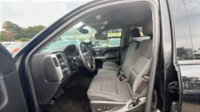 2015 Chevrolet Silverado 1500 in Greenville, SC 29607 - 18114397 32
