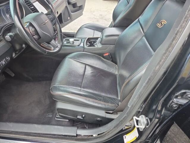 2018 Chrysler 300 in Greenville, SC 29607 - 18114398 31