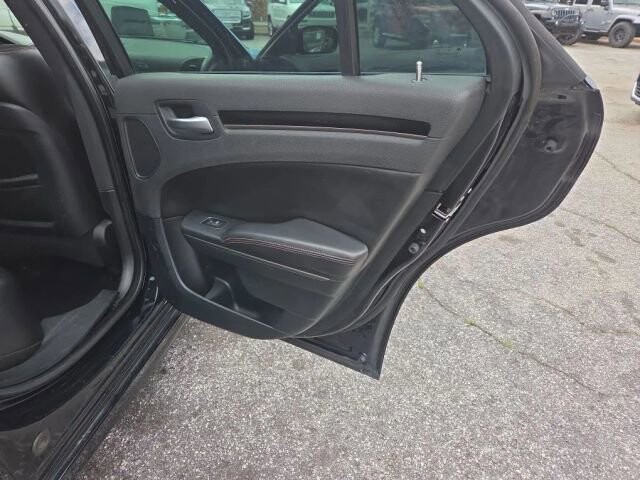 2018 Chrysler 300 in Greenville, SC 29607 - 18114398 21